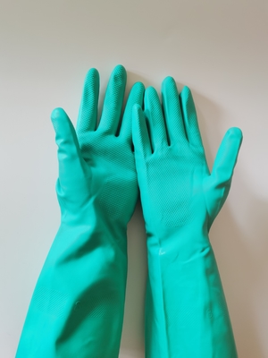 Antidurchsickern-grüner Nitril-Handschuh 13 Zoll Nitril-lösliche beständige Handschuh-