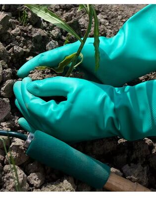33 CM lange grüne Nitril-Handschuhe mit unbeflockter Innenfutter, geeignet für medizinische Labore und die pharmazeutische Industrie