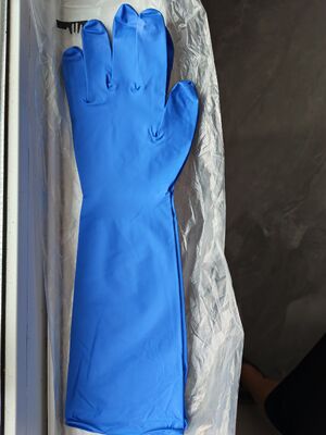 16 Zoll Größe M Einweg-Nitrilhandschuh Zertifizierung OEM Ja Schutzhandschuhe für medizinische Labor- und Industrieumgebungen